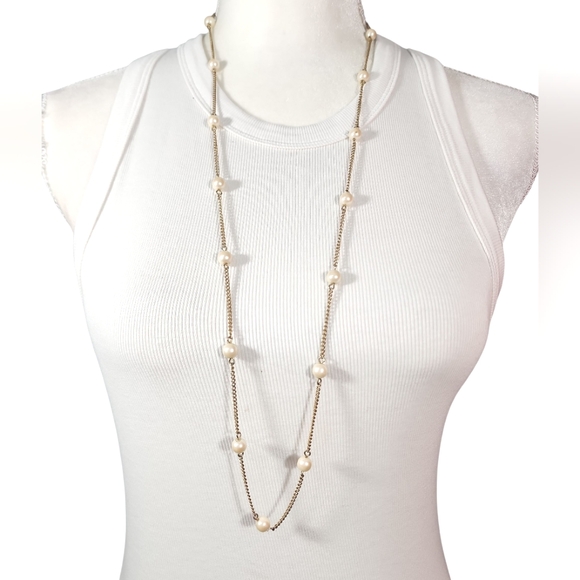 Sarah Coventry Jewelry - Sarah Coventry Vintage Elegant Goldtoned  Pearl Necklace. 36"